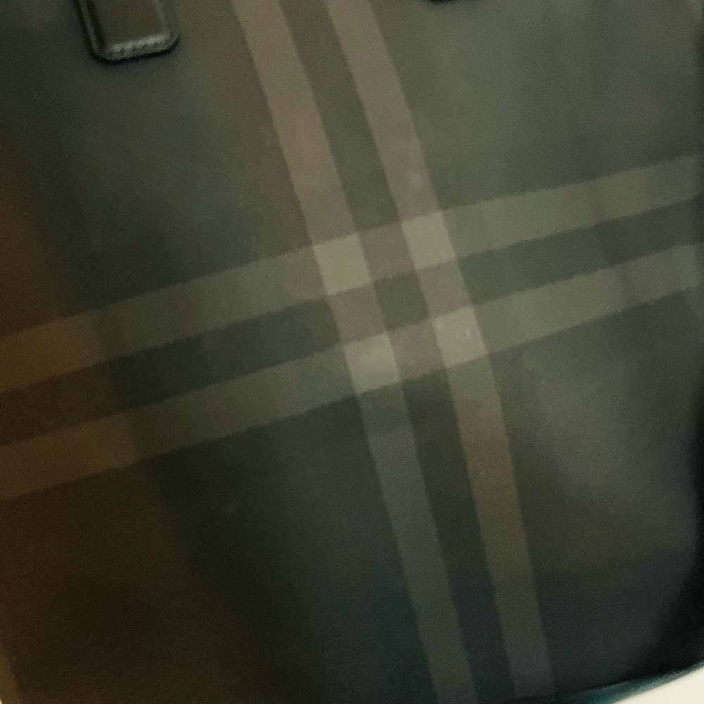 Burberry slim vertical grid Denny bag in charcoal - never used - Picture 12 of 13